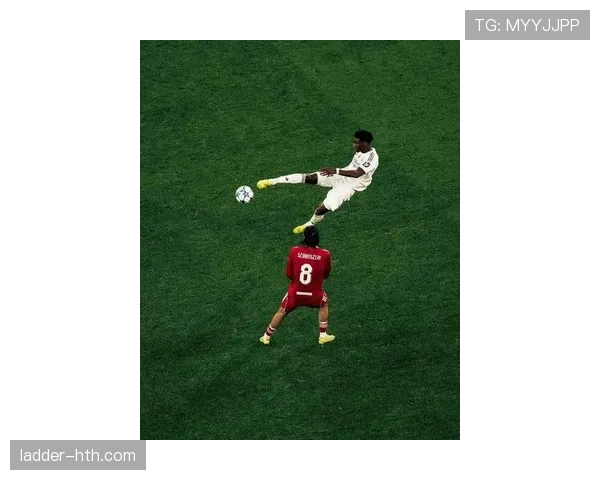 “索博斯洛伊再现远射绝技，成球队制胜关键”