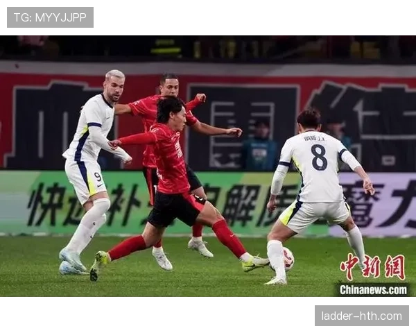 中超新赛季火热开幕 首轮对决各队积极备战引关注 中超新赛季火热开幕 首轮对决各队积极备战引关注