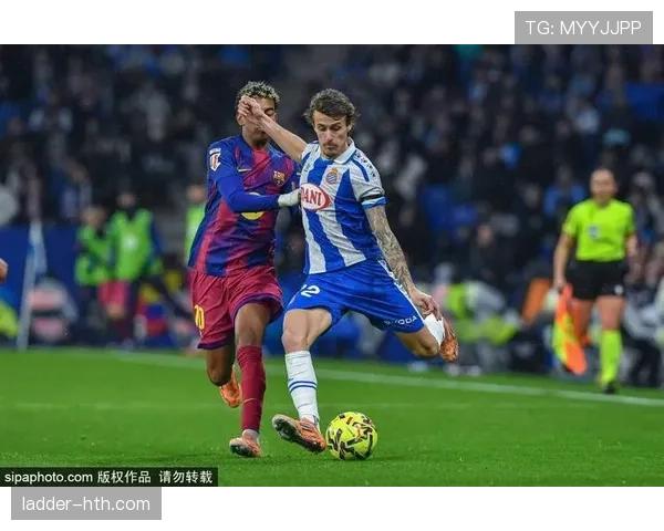 佩德里持续进化成中场核心，助攻能力助推球队进攻表现稳健