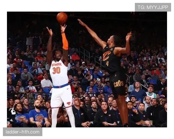 米切尔·罗宾逊无球顺下效率提升，内线终结改变尼克斯进攻结构